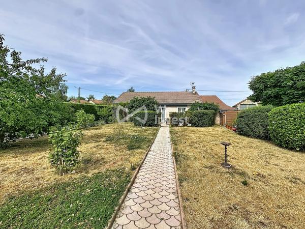 Villa de plain-pied de type 5 avec jardin.