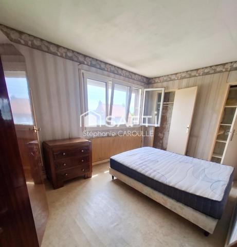 Maison 1950 avec travaux. 2chambres.Cave et dépendances. Jardin 500 m2