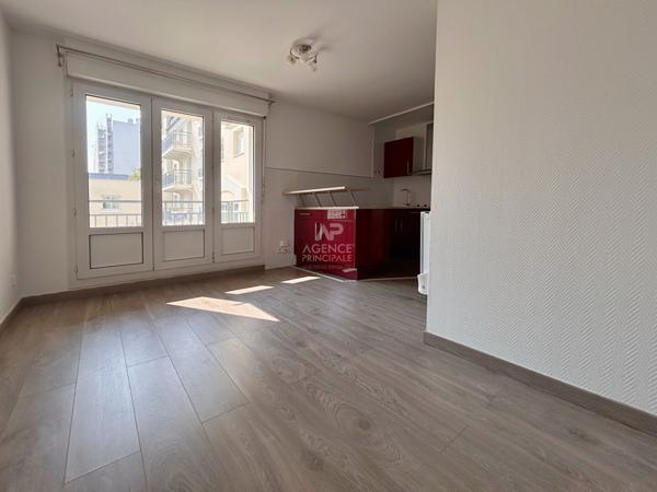 Appartement Poissy 1 pièce(s) 23.21 m2 Loyer 795 €/mois charges comprises **  - Référence  9297