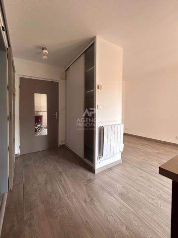 Appartement Poissy 1 pièce(s) 23.21 m2 Loyer 795 €/mois charges comprises **  - Référence  9297