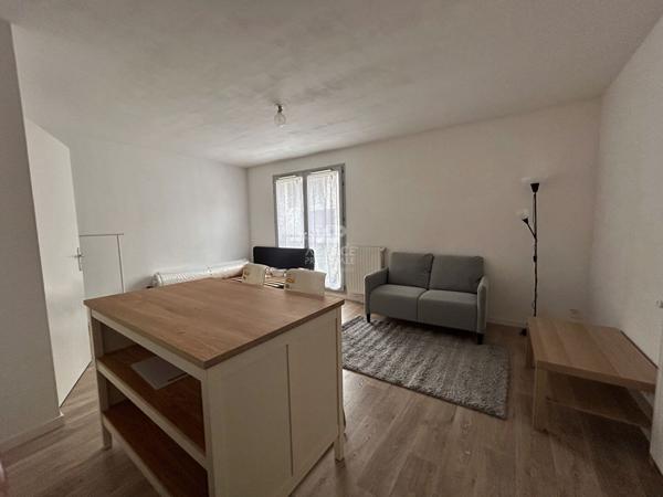 Appartement Carrières Sous Poissy 1 pièce(s) meublé 29.24 m2 Loyer 800 €/mois charges comprises **  - Référence  9079