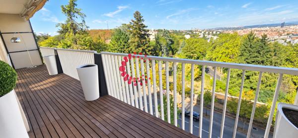 Magnifique T6 de 125 m² avec terrasse et vue sur Lyon