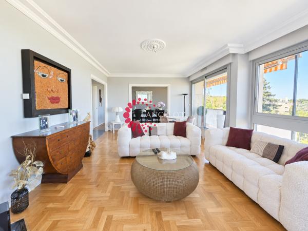 Magnifique T6 de 125 m² avec terrasse et vue sur Lyon