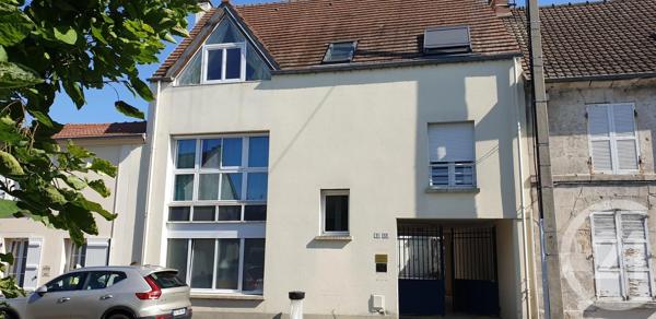 Appartement F4 à vendre  4 pièces - 97 m 2   CREPY EN VALOIS  - 60
