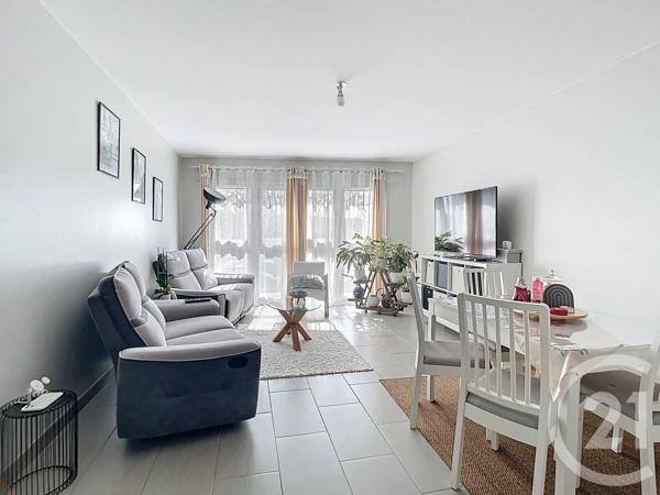 Appartement F4 à vendre  4 pièces - 97 m 2   CREPY EN VALOIS  - 60