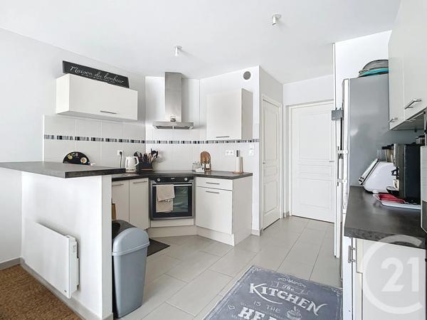 Appartement F4 à vendre  4 pièces - 97 m 2   CREPY EN VALOIS  - 60