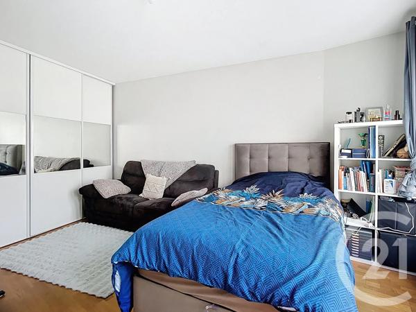Appartement F4 à vendre  4 pièces - 97 m 2   CREPY EN VALOIS  - 60