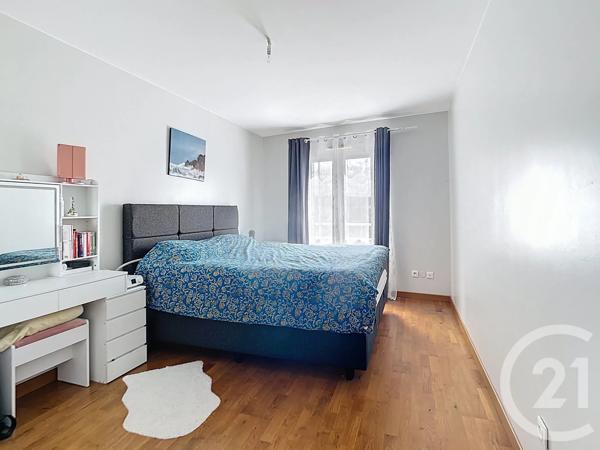 Appartement F4 à vendre  4 pièces - 97 m 2   CREPY EN VALOIS  - 60