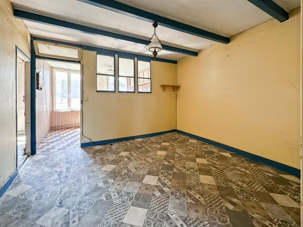 Maison
         6 pièces
        - 105 m² Exclusivité 129 900 € *