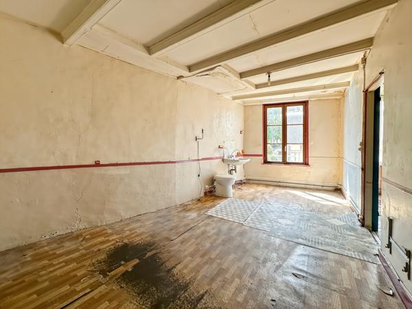 Maison
         6 pièces
        - 105 m² Exclusivité 129 900 € *