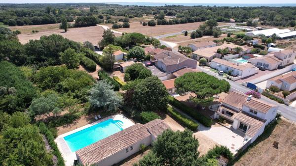 Vente Maison de luxe Saint-Pierre-d'Oléron 10 Pièces 238 m²