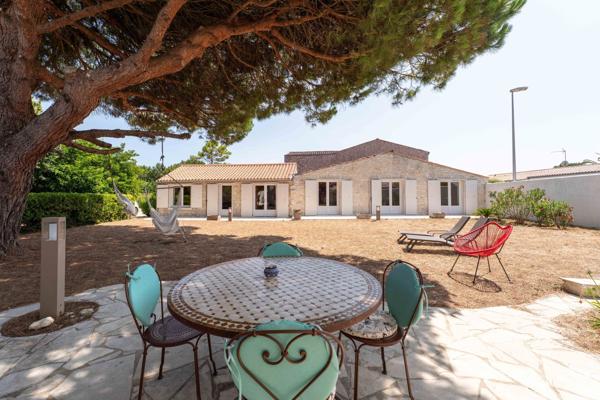 Vente Maison de luxe Saint-Pierre-d'Oléron 10 Pièces 238 m²