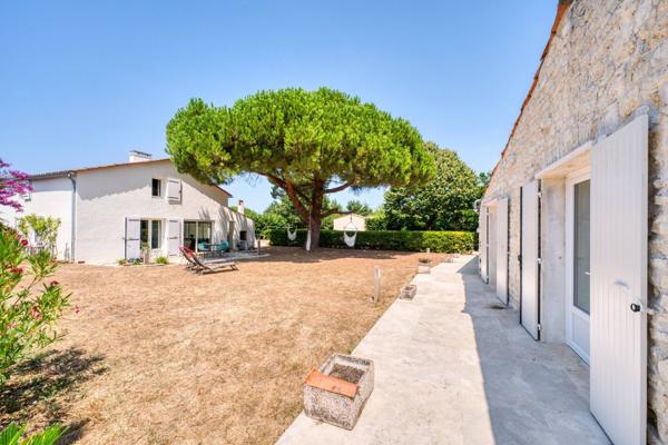 Vente Maison de luxe Saint-Pierre-d'Oléron 10 Pièces 238 m²