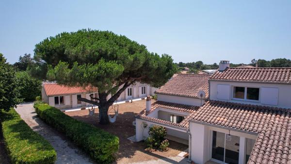 Vente Maison de luxe Saint-Pierre-d'Oléron 10 Pièces 238 m²