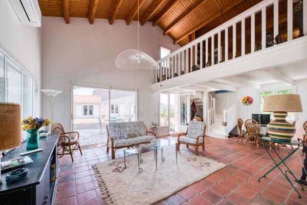 Vente Maison de luxe Saint-Pierre-d'Oléron 10 Pièces 238 m²
