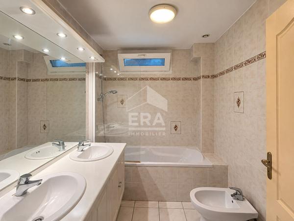 GRANDE MAISON  - ENTRE VAUX SUR MER et ROYAN - 4 CHAMBRES