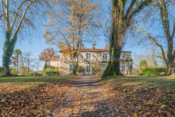 Chateau de 880 m²