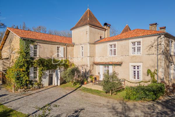 Chateau de 880 m²