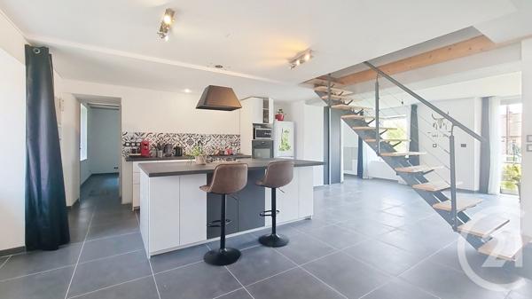 Maison à vendre  6 pièces - 141 m2 VELLEFAUX - 70