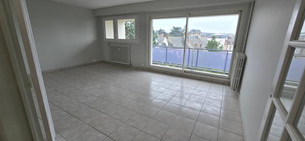 CHARTRES - Gabriel Péri, Centre et Gare à pied - Magnifique T3 rénové à neuf de 83m² + Box