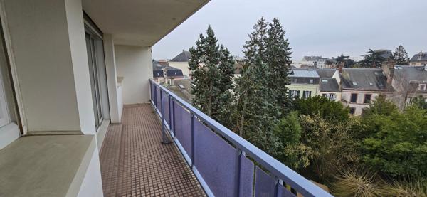 CHARTRES - Gabriel Péri, Centre et Gare à pied - Magnifique T3 rénové à neuf de 83m² + Box