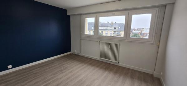 CHARTRES - Gabriel Péri, Centre et Gare à pied - Magnifique T3 rénové à neuf de 83m² + Box