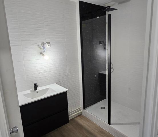 CHARTRES - Gabriel Péri, Centre et Gare à pied - Magnifique T3 rénové à neuf de 83m² + Box