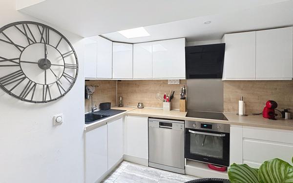 Maison à vendre    3 pièces •  Marseille 15