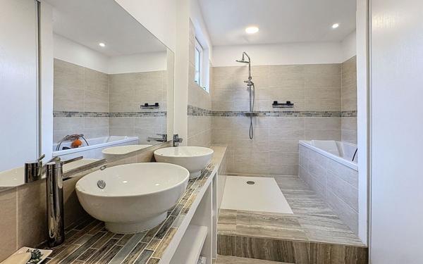 Maison à vendre    3 pièces •  Marseille 15