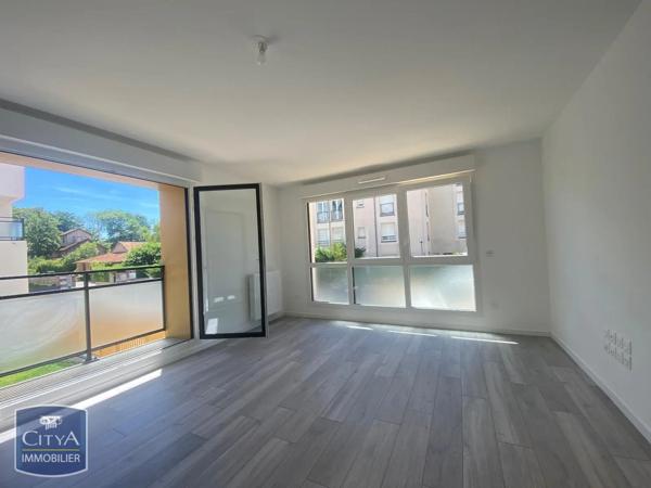 Appartement à louer 2 pièces 52.61m² Chartres (28000)