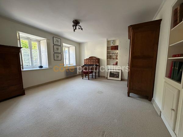 Vente
                Maison166 m² - 6 Pièces -
                    COUTANCES (50200)