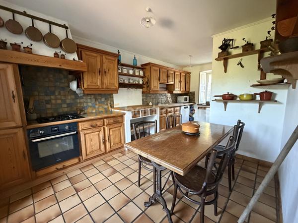 Vente
                Maison166 m² - 6 Pièces -
                    COUTANCES (50200)