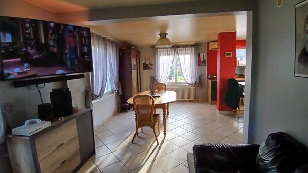 Maison 8 pièces sur 700 m2 terrain