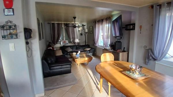 Maison 8 pièces sur 700 m2 terrain