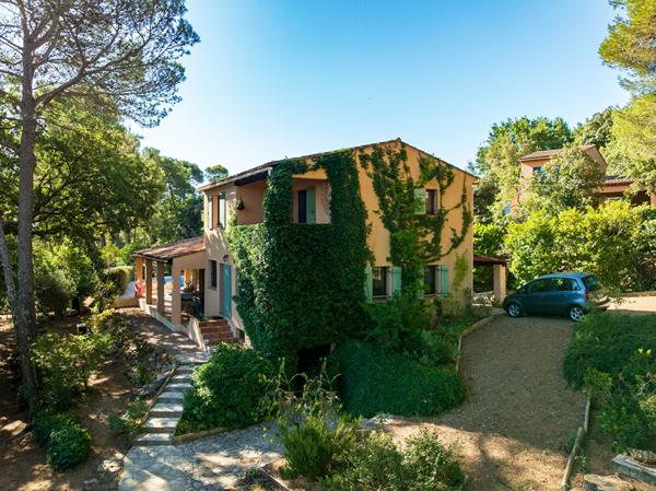 A VENDRE ! EXCLUSIVITÉ-Maison Le Cannet Des Maures 6 pièce(s) 156 m2-Terrain 3580m2- Piscine,Carport,sous-sol