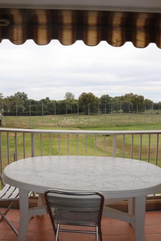GRAND 2 pièces À FORT POTENTIEL – BELLE TERRASSE AVEC VUE IMPRENABLE SUR LE GOLF