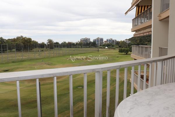 GRAND 2 pièces À FORT POTENTIEL – BELLE TERRASSE AVEC VUE IMPRENABLE SUR LE GOLF