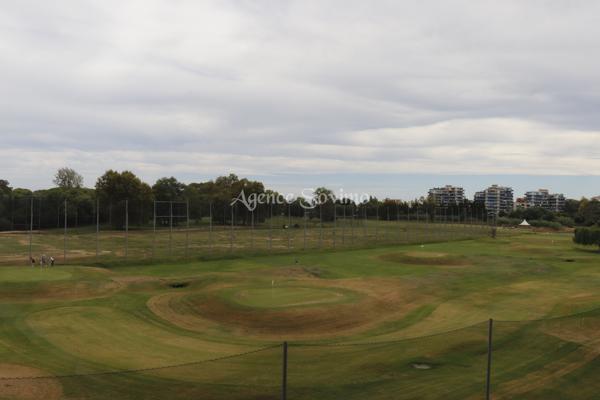 GRAND 2 pièces À FORT POTENTIEL – BELLE TERRASSE AVEC VUE IMPRENABLE SUR LE GOLF