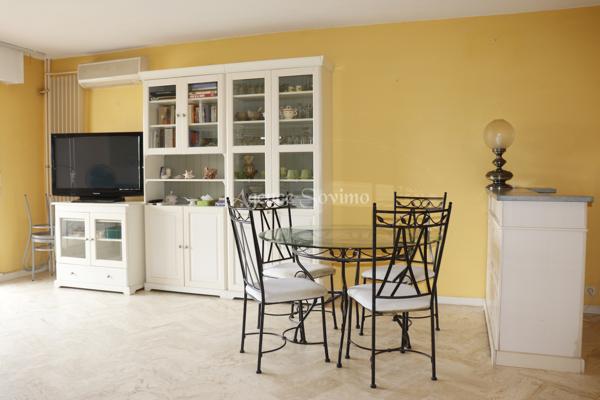 GRAND 2 pièces À FORT POTENTIEL – BELLE TERRASSE AVEC VUE IMPRENABLE SUR LE GOLF