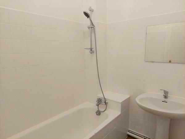 A Louer - Nantes Jardin Des Plantes - Appartement 3 Pièces De 47.11 M²