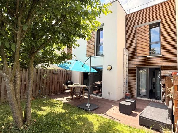 MAISON FAMILIALE 3 CHAMBRES AVEC JARDIN ENSOLEILLE