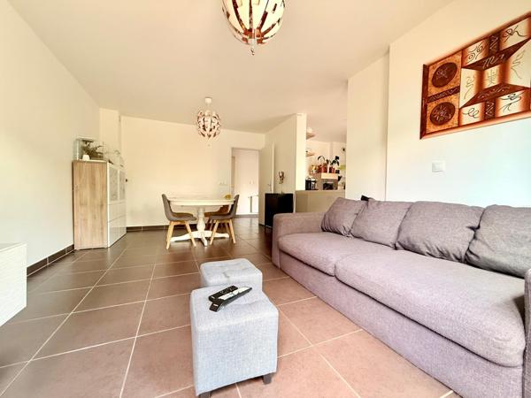 MAISON FAMILIALE 3 CHAMBRES AVEC JARDIN ENSOLEILLE