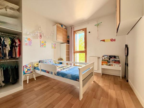 MAISON FAMILIALE 3 CHAMBRES AVEC JARDIN ENSOLEILLE