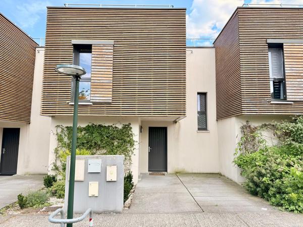 MAISON FAMILIALE 3 CHAMBRES AVEC JARDIN ENSOLEILLE