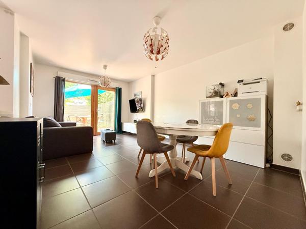 MAISON FAMILIALE 3 CHAMBRES AVEC JARDIN ENSOLEILLE