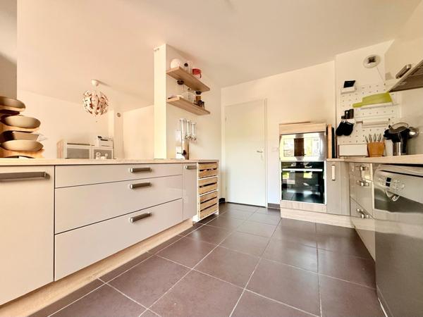 MAISON FAMILIALE 3 CHAMBRES AVEC JARDIN ENSOLEILLE