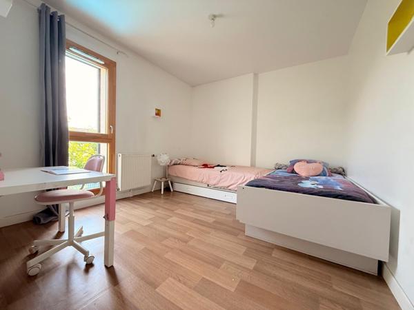 MAISON FAMILIALE 3 CHAMBRES AVEC JARDIN ENSOLEILLE