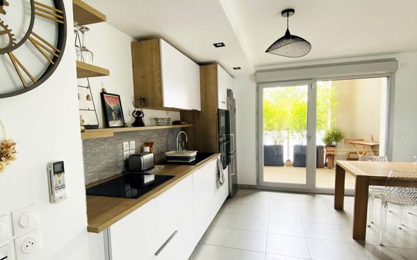 Appartement à vendre    3 pièces • 61,30 m2 Pierre-Bénite