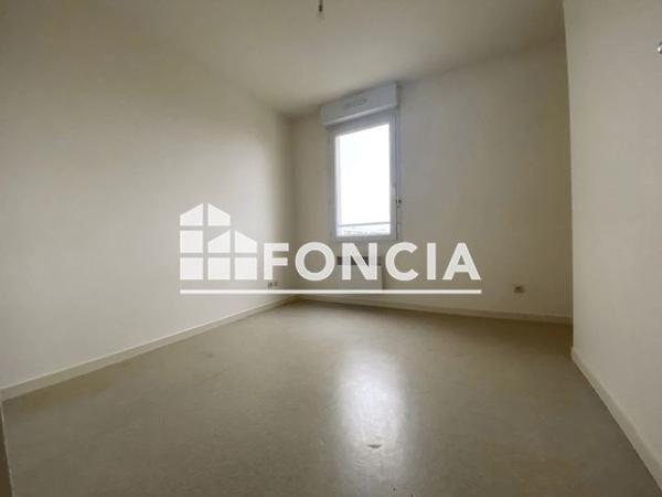 Location Appartement 2 pièces 31.31 m² - 3 RUE VICTOR SCHOELSCHER Poitiers 86000