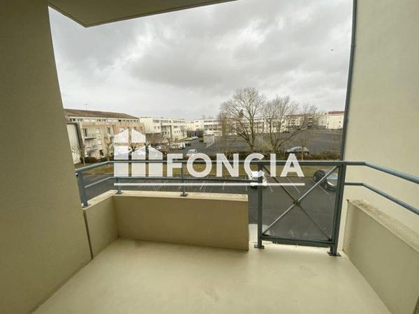 Location Appartement 2 pièces 31.31 m² - 3 RUE VICTOR SCHOELSCHER Poitiers 86000